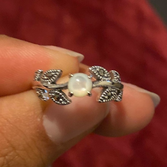 Jewelry - 925 silver mother of pearl ring NWOT